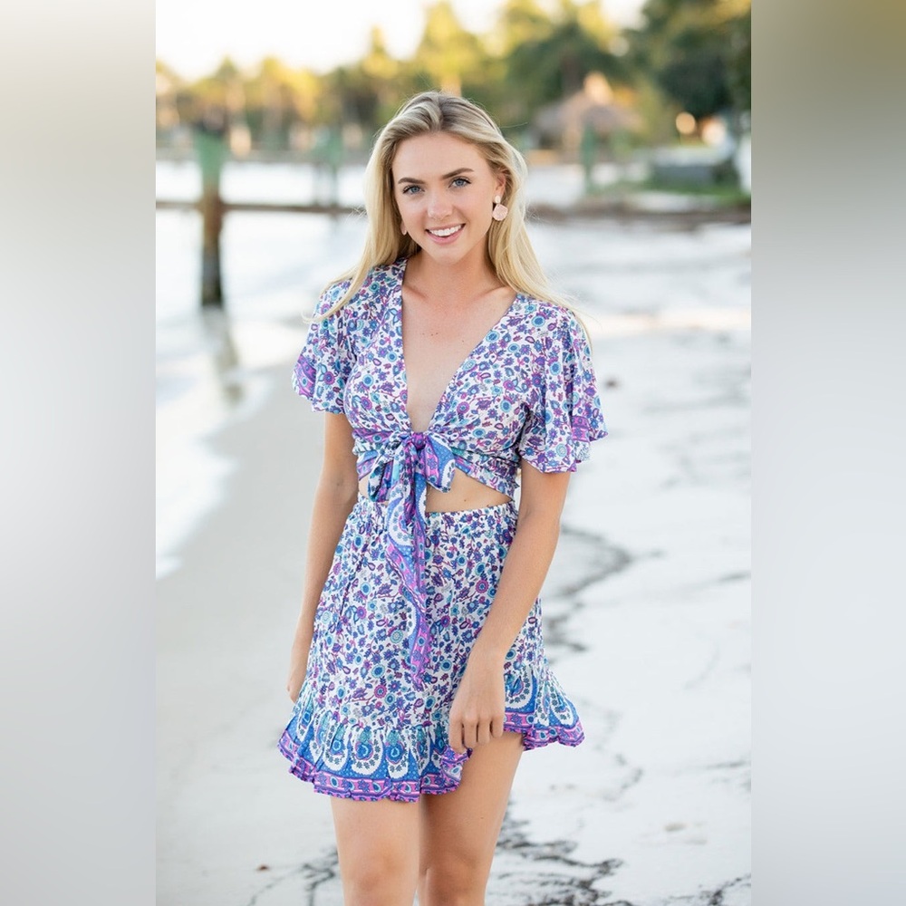 NWOT- Walker and Wade lily set/wisteria size Small